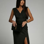 Maud™ | Elegant Dress with V-Neck and Slit
