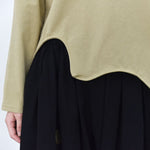 Women's Wavy Hem Casual Round Neck Shirt