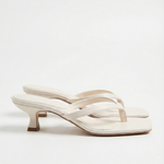 Jessica sandals with kitten heel and Zehentrenner design